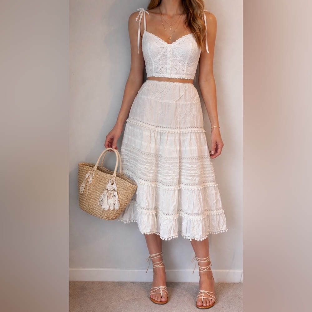 NEIMAN MARCUS Embroidered Lace BoHo Midi White Skirt Womens size Medium
